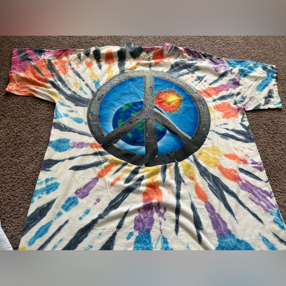 Vintage Tie-Dye Peace Graphic T-Shirt - Multicolor. READ DESCRIPTION
